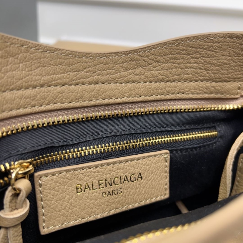 Ba1en*iaga classic city bags